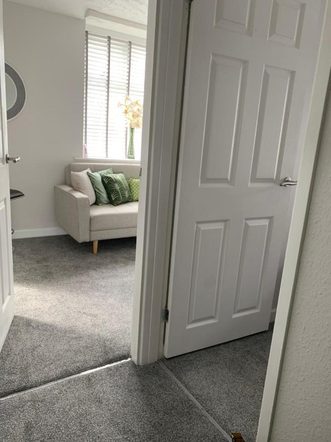 The Greens Apartment Farnworth Exteriör bild